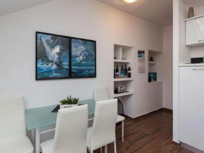 Aquarium Duplex - Duplex Two-Bedroom Apartment With Terrace ดูบรอฟนิก ภายนอก รูปภาพ